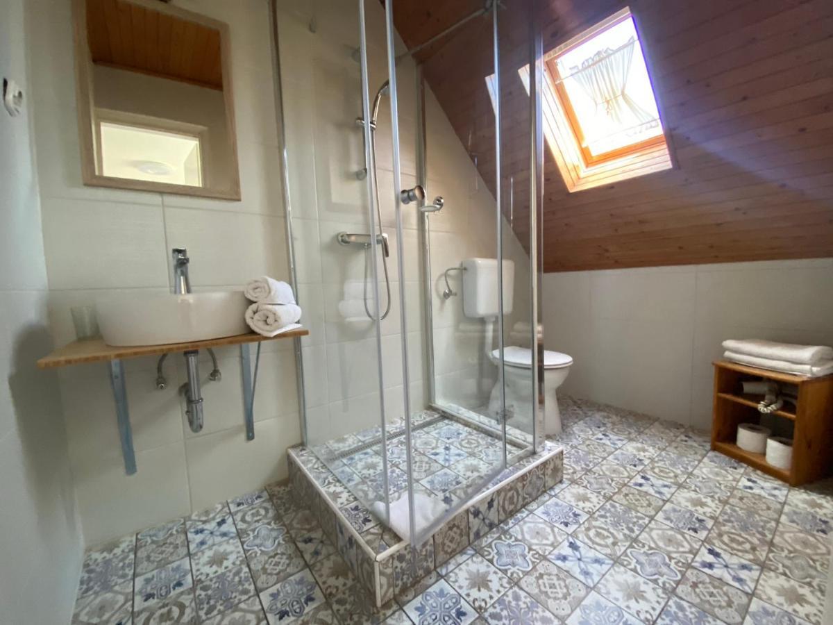 Zoeldhaz Panzio Bed & Breakfast Gyenesdiás Exterior photo