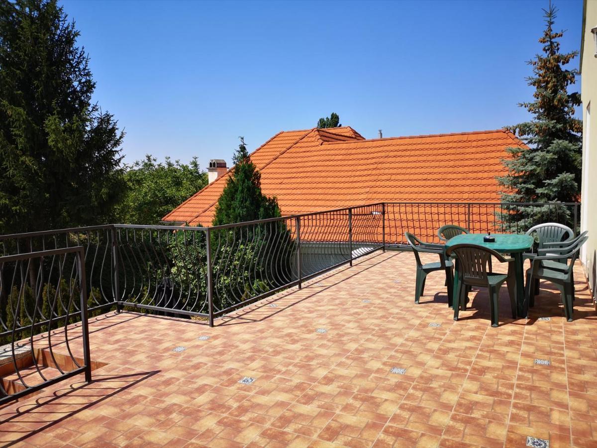 Zoeldhaz Panzio Bed & Breakfast Gyenesdiás Exterior photo